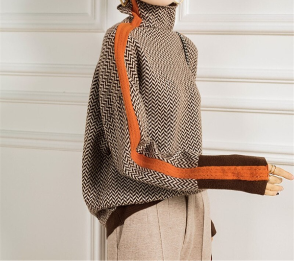 Vivienne | Contrast Turtleneck Sweater