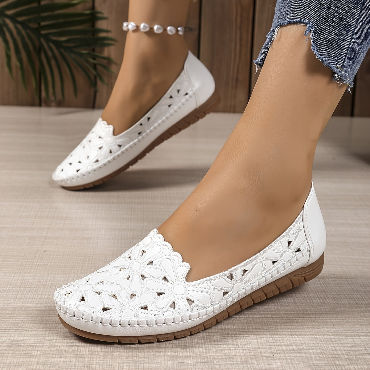 Dahlia | Cut-Out Slip-On Flats