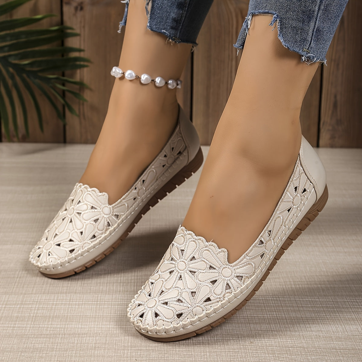 Dahlia | Cut-Out Slip-On Flats