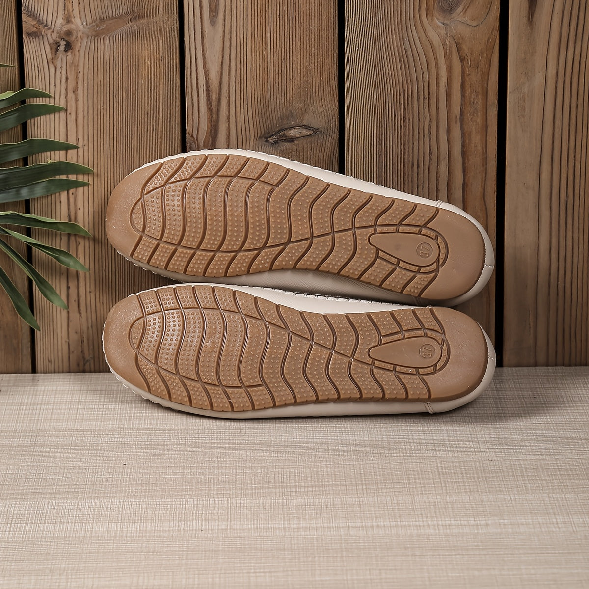 Dahlia | Cut-Out Slip-On Flats